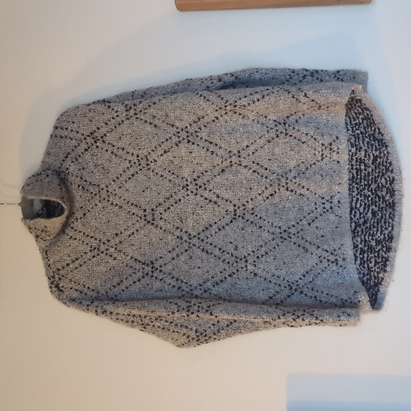 Knit sweater - Picture 1 of 3